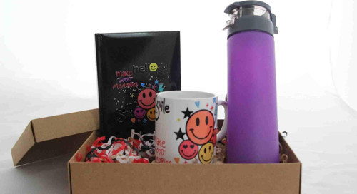 Gülümse Temalı Hediye Seti - Mor Termos Smile Kupa Bardak ve Defter Hediye Kutusu