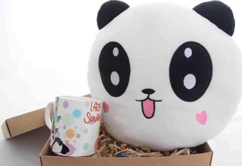 Sevimli Pofuduk Panda Hediye Kutusu - Panda Yastık Ve Kupa Bardak Hediye Seti