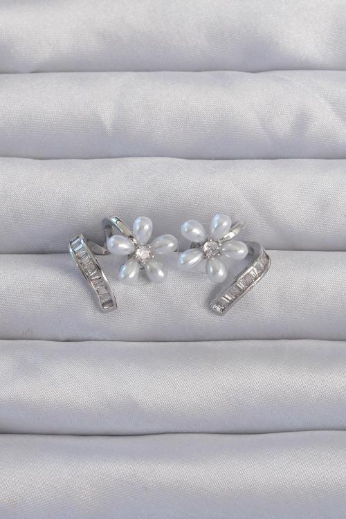 Pirinç Gümüş Renk Zirkon Taşlı Kıvrımlı İnci Çiçek Küpe - EBJ240820W26676