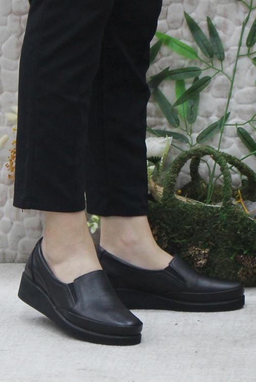 4298 Siyah İç Ve Dış Hakiki Deri Kadın Ayakkabı