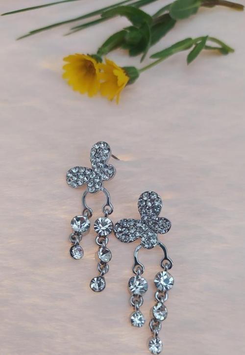 Vintage Otantik Sevimli Sallantılı Anadolu Kelebek Swarovski Taşlı Küpe