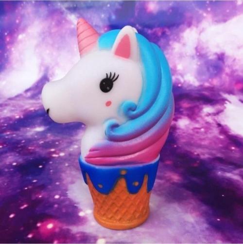 Hdmarketim 4 Farklı Renk Değiştiren Külahta UnicornLed Lamba