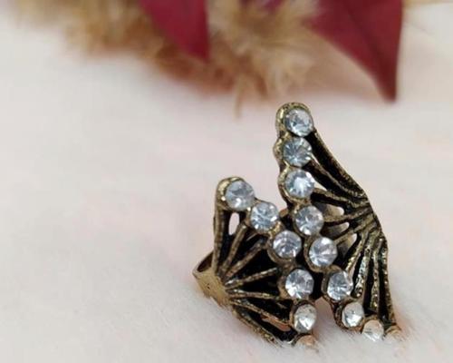 Kadın Yüzük  Otantik Tasarım Swaroski Taşlı Gold Renk Yüzük Ayarlanabilir Ölçü