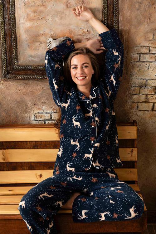 Kışlık Yılbaşı Desenli Kadın Gömlek Polar Pijama Takımı- Geyikli Yılbaşı Pijaması