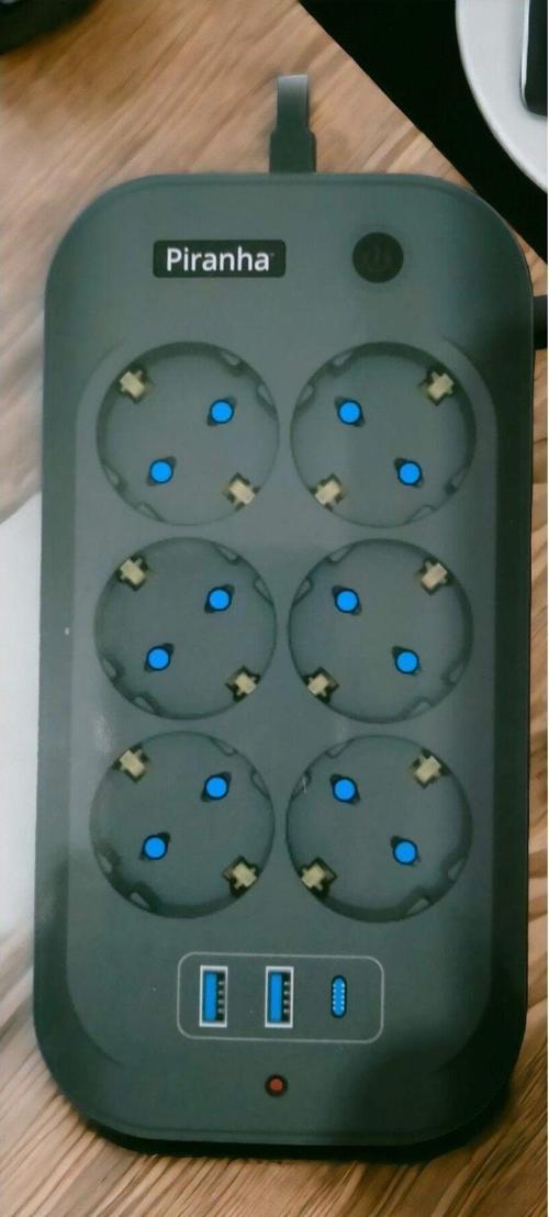 Akım Korumalı 6'lı 2 Metre Uzatma Kablosu (Çocuk Korumalı) 2 Usb 1 Type C Çıkışlı