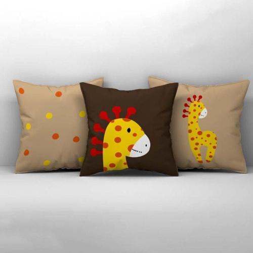 Çocuk Bebek Odası Kırlent Kılıfı Benekli Sevimli Zürafa
