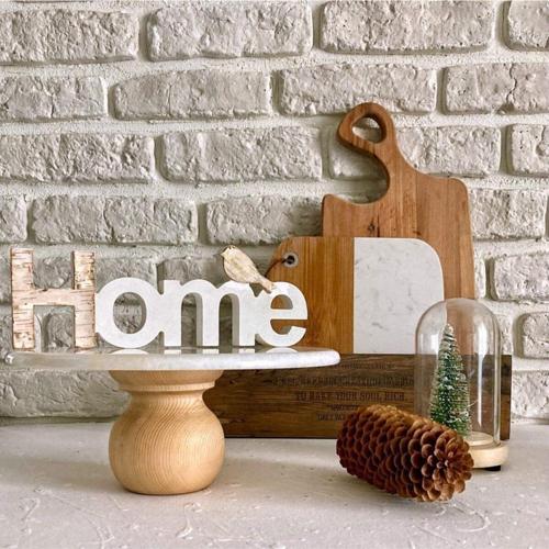 Mermer 25 Cm Ahşap Ayaklı Beyaz Yuvarlak Sunum Tabağı