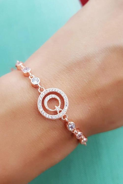 İtalyan Tasarımı Ayyıldız İşlemeli Gümüş Bayan Bileklik