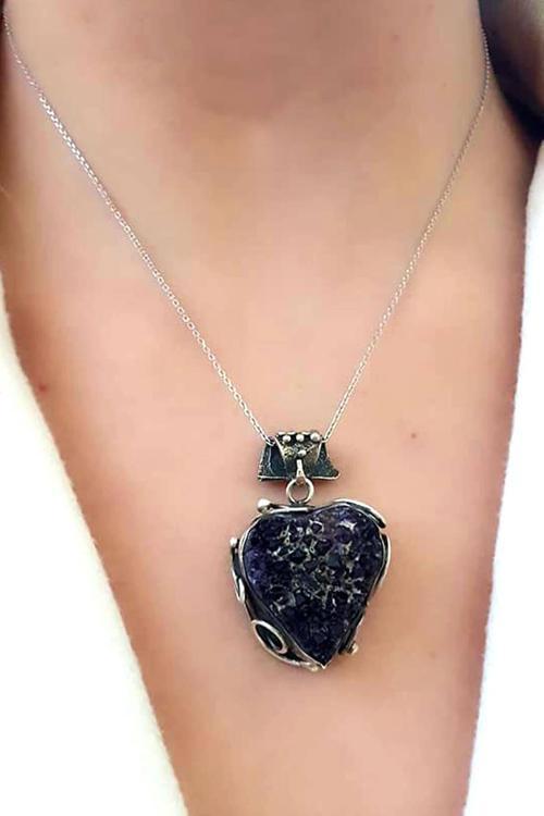 Kalp Figürlü İşlenmemiş Ametist Taşlı Gümüş El İşi Kolye