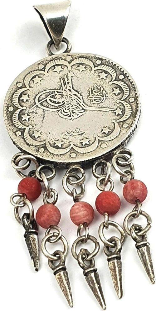 Mercan Taşlı El İsi Tasarim Tuğra Detaylı Kolye Ucu