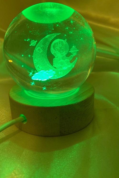 3D Led Işık Cam Küre Çok Işıklı Ahşap Aydede 6 cm