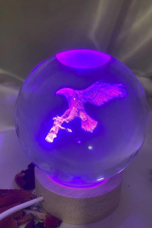 3D Led Işık Cam Küre Çok Işıklı Ahşap Kartal Kara Kartal Büyük Boy 8cm