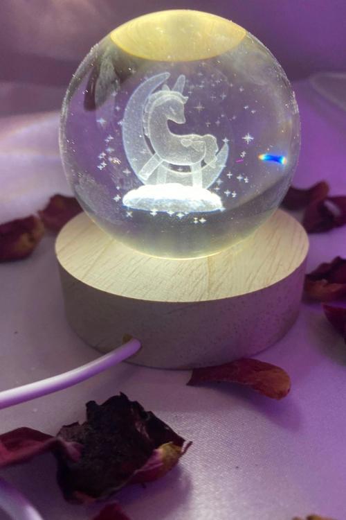 3D Led Işık Cam Küre Tek Renk Günışığı Ahşap Unicorn 6 Cm