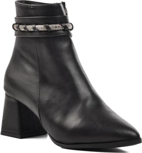 276515 Siyah Cilt Kadın Bot