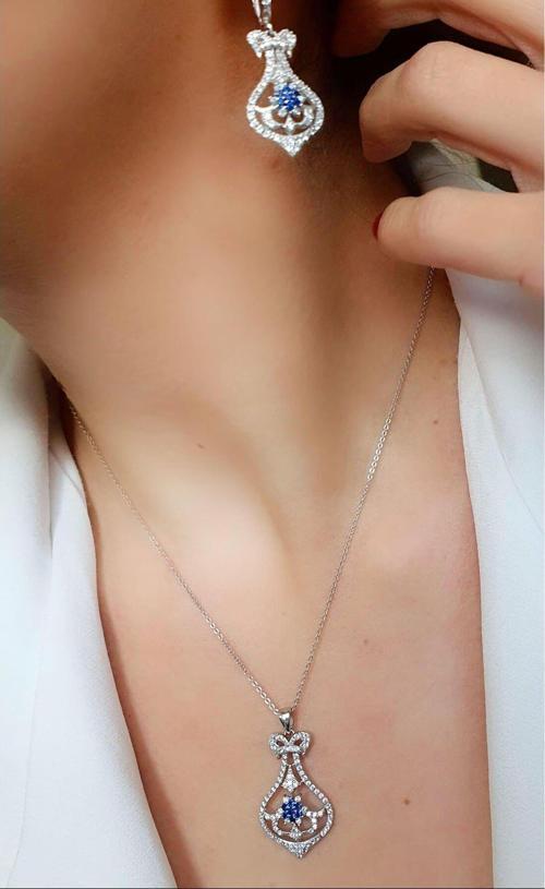 Pırlanta Işıltısında 925 Ayar Gümüş Küpe Kolye Takım