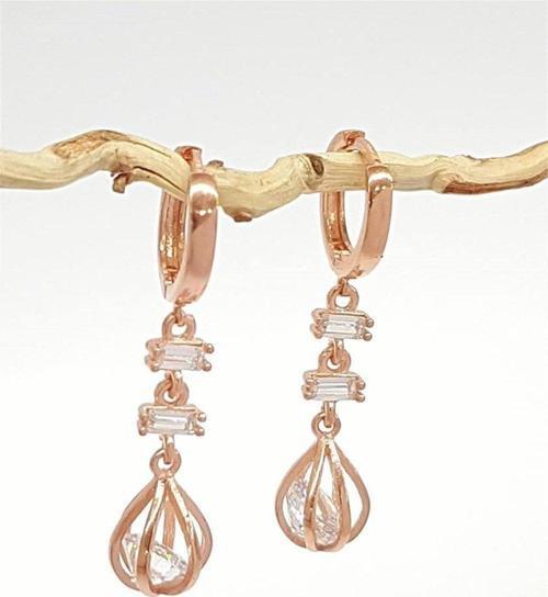 Pırlanta Işıltısında Özel Kesim Zirkon Gümüş Rose Küpe