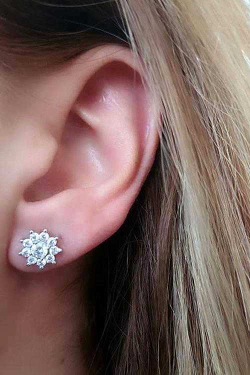 Pırlanta Işıltısında Swarovski Taşlı Gümüş Tek Taş Küpe