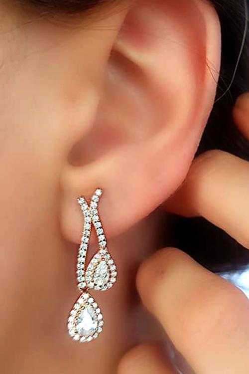 Pırlanta Işıltısında Zirkon Taşlı Gümüş Bayan Küpe