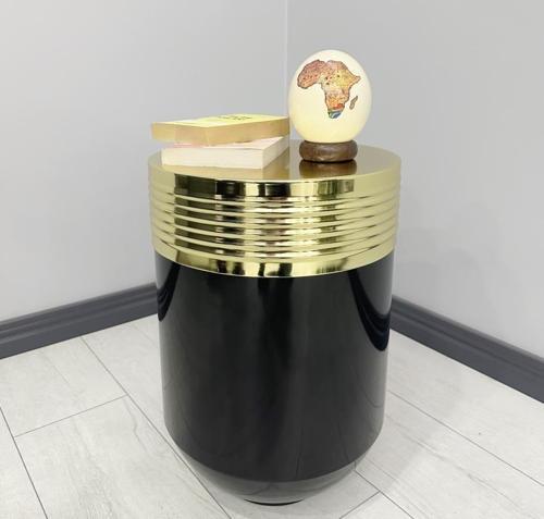 ELEGANT Dekoratif Gold Darbuka Parlak Siyah Sehpa 60cm