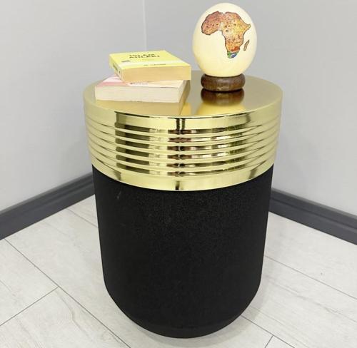 ELEGANT Dekoratif Gold Darbuka Siyah Sehpa 60cm