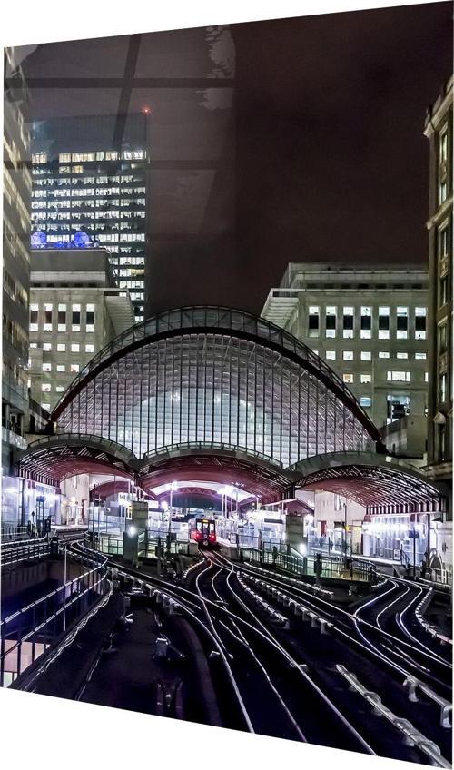 Canary Wharf, Hafif Tren İstasyonu Cam Tablo  