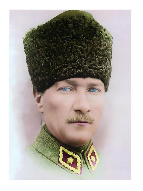 Mustafa Kemal Atatürk Modern Mdf Tablo 50 cm x 70 cm