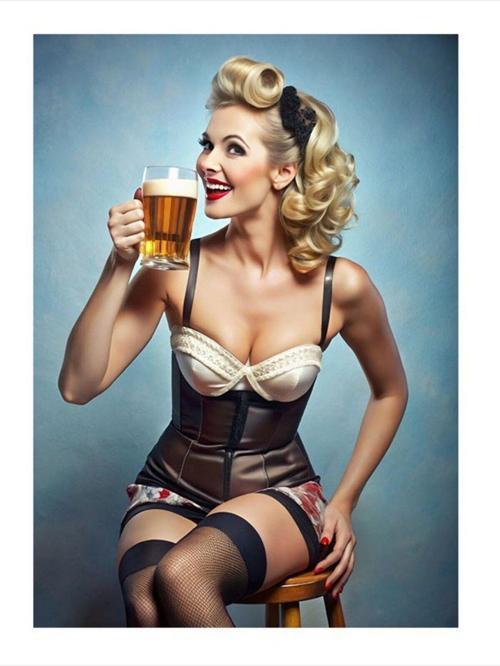 Pin Up Kızı Modern Ahşap Tablo 35 cm x 50 cm