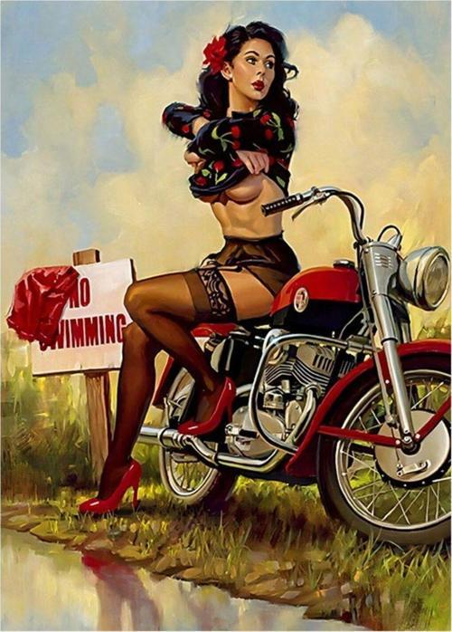 Motosikletli Pin Up Kızı Model Ahşap Tablo 35 cm x 50 cm