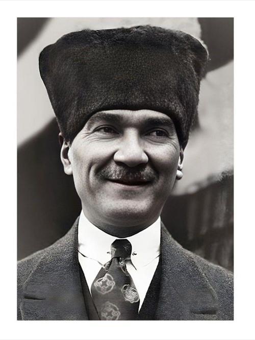 Mustafa Kemal Atatürk Modern Ahşap Tablo 25 cm x 35 cm