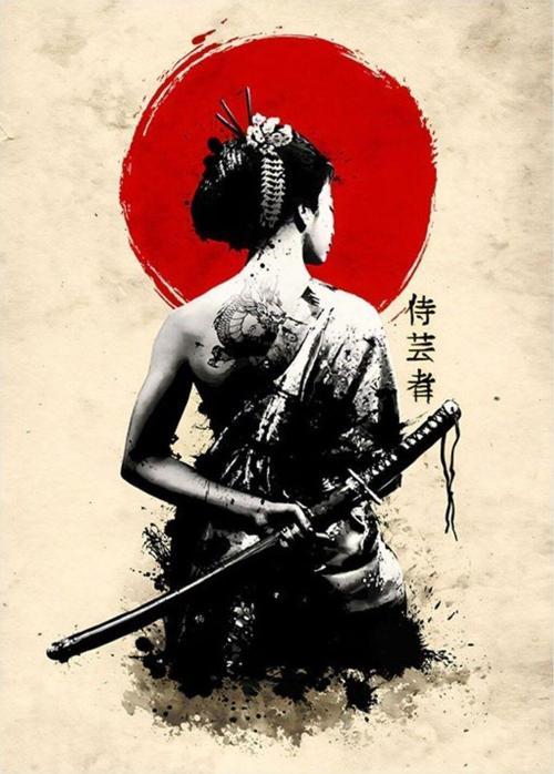 Sırtı Dövmeli Japon Kadın Tasarım Ahşap Tablo 35 cm x 50 cm