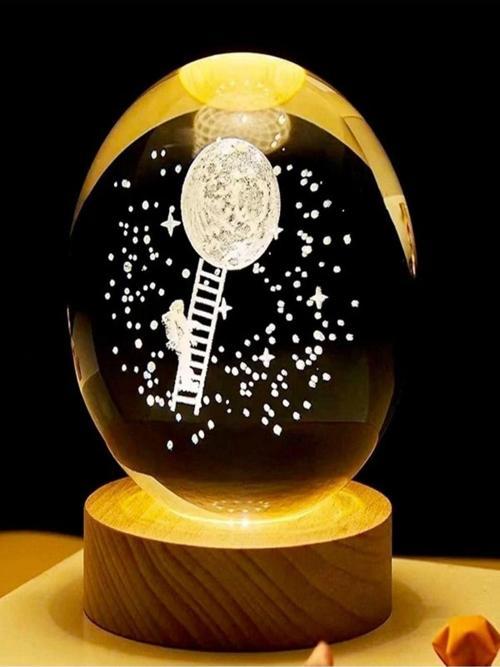 Aya Çıkan Astronot Tasarımlı Usb'Li Cam Küre