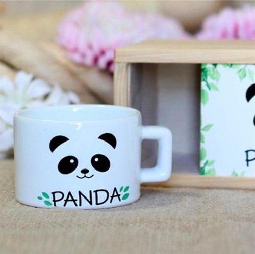 Ahşap Kutusunda Sevimli Panda Kupa