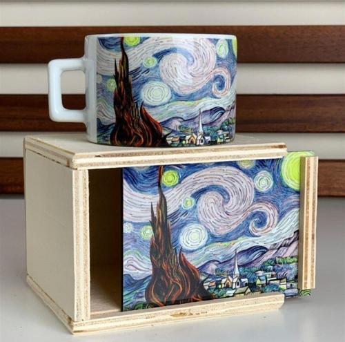 Beyaz Van Gogh Tasarımlı Kutulu Kupa