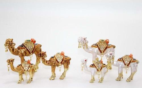 Taşlı 3'Lü Deve Figürü Biblo