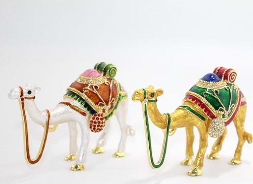 Taşlı Tekli Deve Figürü