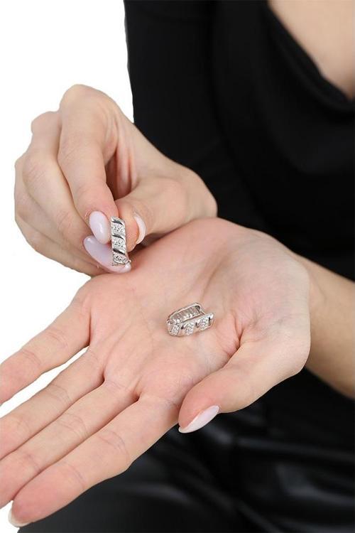 Beyaz Zirkon Taşlı Helezon Tasarım Silver Renk 925 Ayar Gümüş Kadın Küpe
