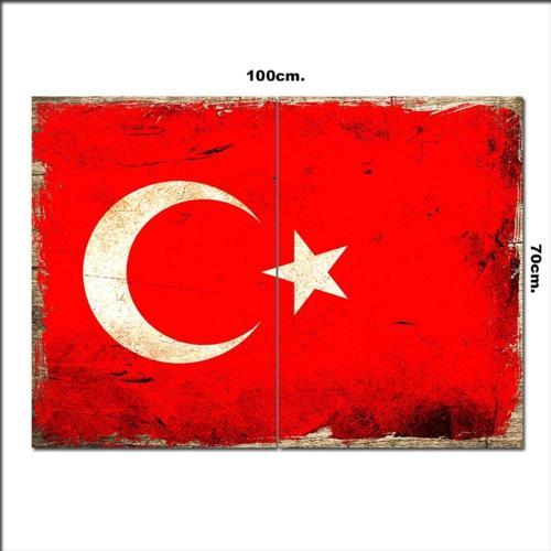 Ahşap Tablo Eski Zemin Üstünde Türk Bayrağı 70*100Cm