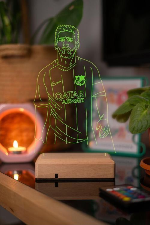 3D Futbolcu Temalı İsim Yazılabilen (Kumanda-16 Renk Işık) Seçkin Hediyelik Aşk ve Sevgi Lambası