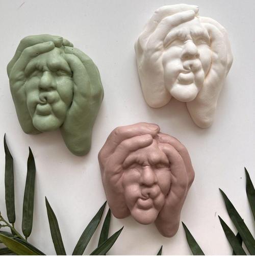 Ellerle Sıkılmış Renkli İnsan Yüzü Dekoratif Duvar Heykeli 3 Lü Set Biblo Obje Ev Dekorasyon