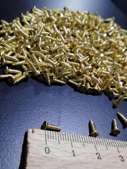 100 ADET 7,5 MM MİNİ HOBİ VİDASI  SARI