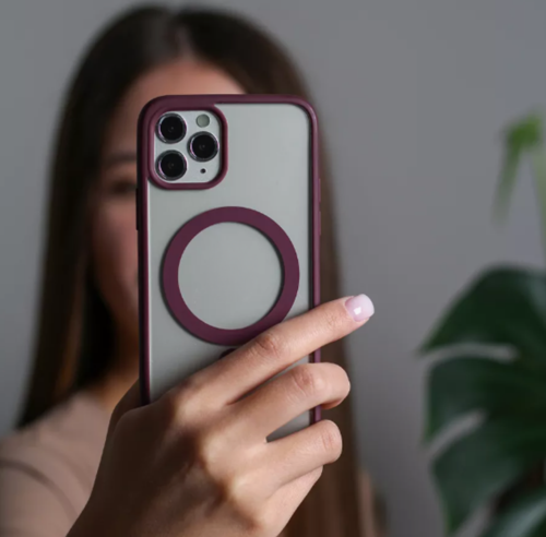iPhone 13 Pro Max Renkli Magsafe Özellikli Silikon Kılıf  Bordo