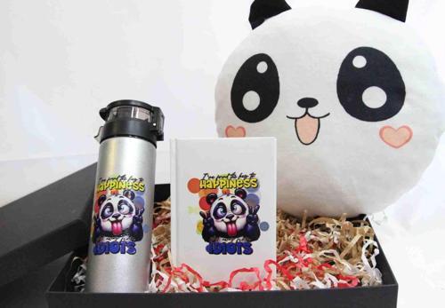 Neşeli Panda Hediye Seti - Panda Yastık, Termos ve Defter Hediye Kutusu