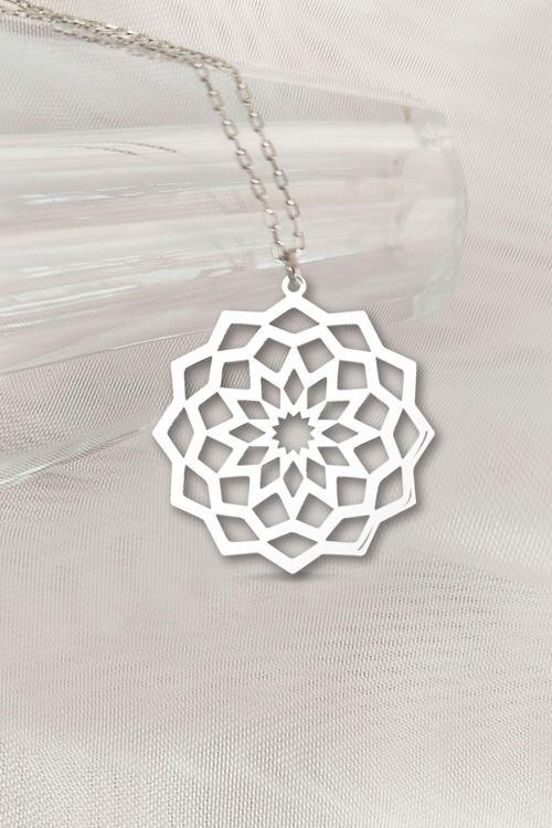 925 Ayar Gümüş Geometrik Desenli Kolye
