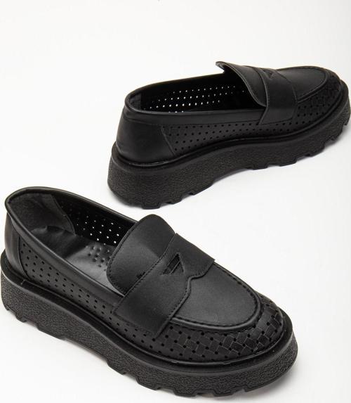 Kadın Siyah Rahat Kalıp Kalın Poli Taban Şerit Desenli Loafer