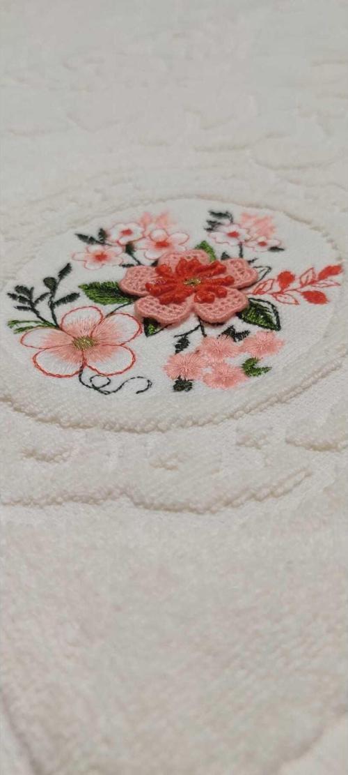 Annem Hediyelik 3D Krem Havlu Üzeri Çeyizlik Lüks Nakışlı Jaklarlı Ayak Havlusu Banyo Paspası 50X70