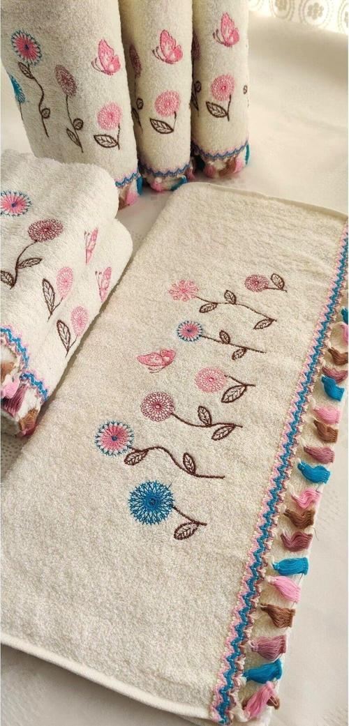 Bukle Çeyizlik Çiçek Kelebek Nakışlı, Püsküllü (50X90 3Ad. 30X50 3Ad.) 6'Lı El Ve Mutfak Havlu Seti