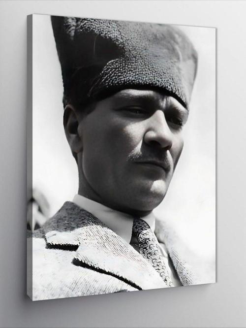 Kanvas Tablo Mustafa Kemal Atatürk Siyah Beyaz