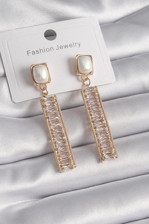 Gold Renk Kare İnci Zirkon Taşlı Su Yolu Model Kadın Küpe - EBJ241102W28858