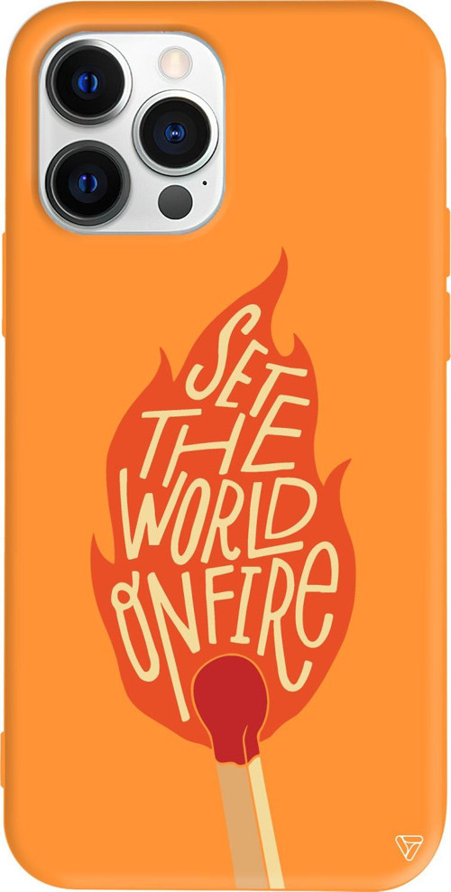 iPhone 15 Pro Max Uyumlu Turuncu Renkli Silikon World on Fire Telefon Kılıfı
