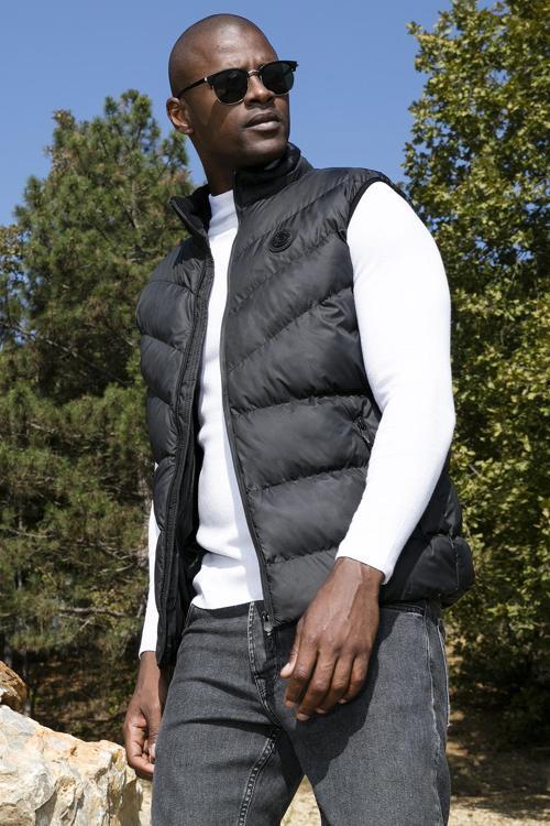 Slim Fit Suya ve Rüzgara Dayanıklı Dik Yaka Şişme Erkek Yelek 649008 SİYAH